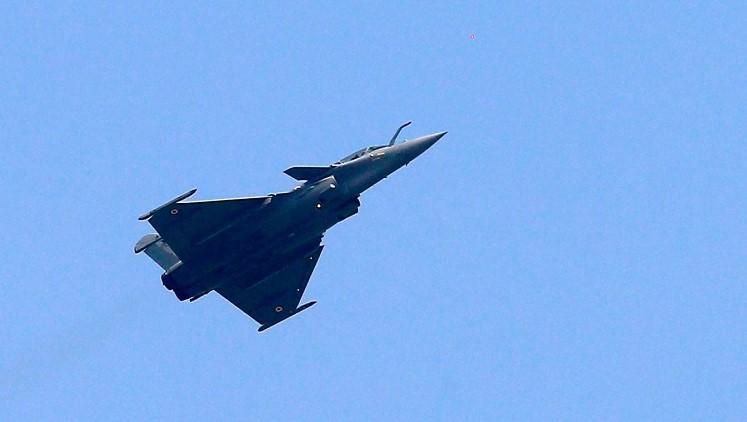Rafale manufacturer violated offset agreement: CAG