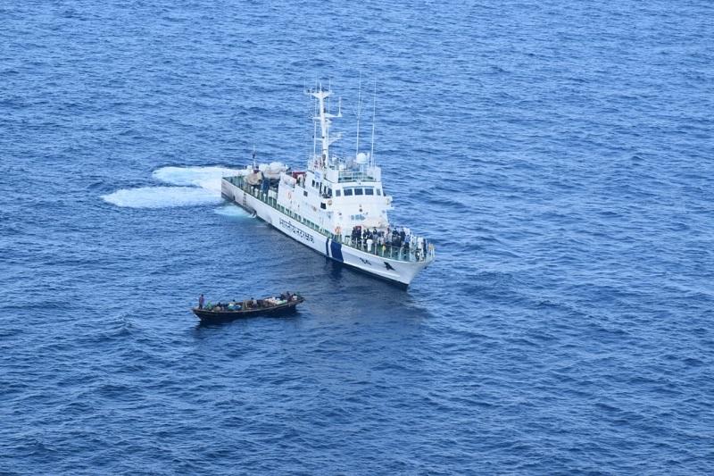 Indian Coast Guard apprehends Burmese fishing boat with 12 poachers 