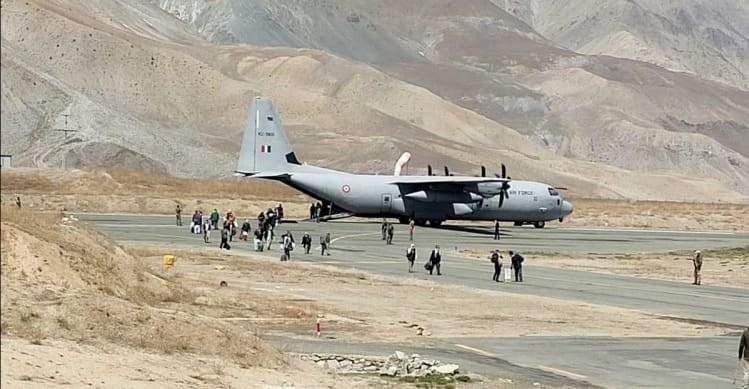 Kargil Courier Service: IAF’s AN-32, IL-76 airlift 3300 passengers during Srinagar-Kargil road closure period