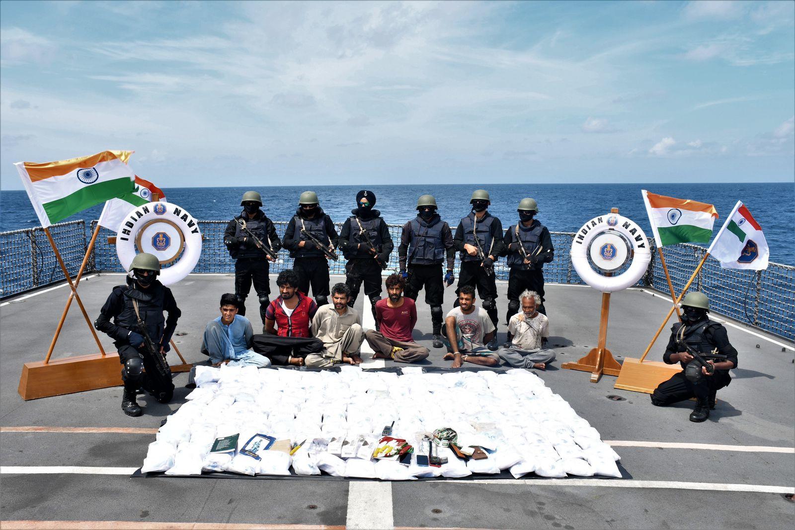NCB, Navy apprehend suspicious vessel carrying 200 kg of narcotics 