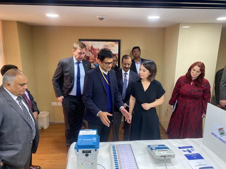 German delegates learn EVM-VVPAT functioning at Election Commission office