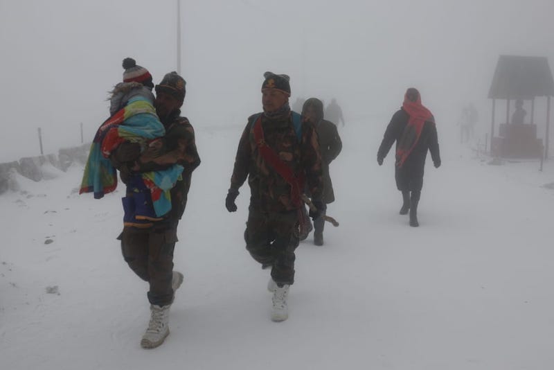 Sudden snowfall in east Sikkim: Indian Armys XXXIII Corps rescues over 500 stranded tourists