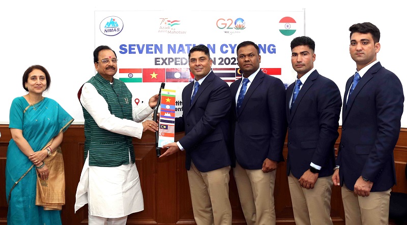 Col Ranveer Jamwal-led NIMAS team creates history, completes 6-nation cycling expedition