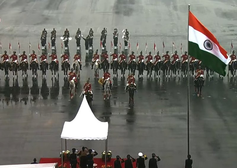 Beating Retreat – 2023: Bands enthral audience with mesmerizing tunes in rainy evening