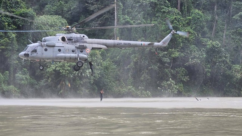 IAF, Army, Navy carry out helocasting and combat underwater diving exercise at high-altitude areas in Sikkim