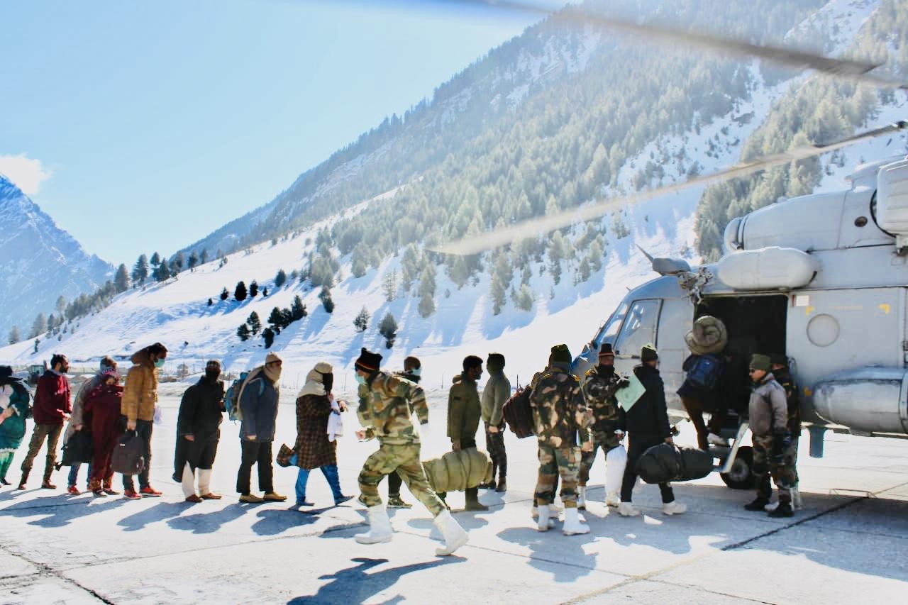 Indian Army evacuates stranded civilians from snowclad Gurez