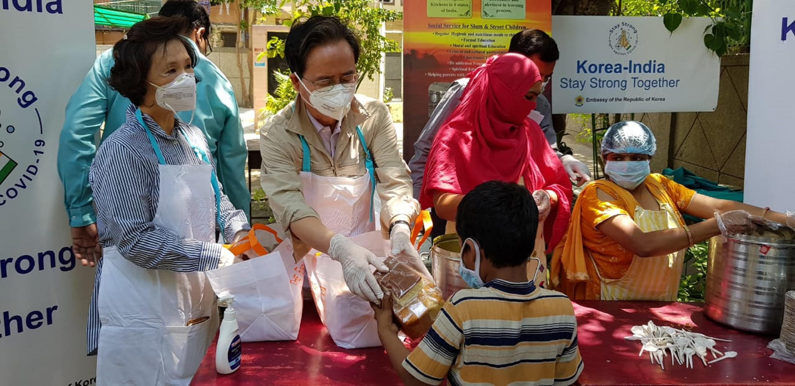 COVID-19: South Korean Embassy serves meal to over 4,000 people in Delhi