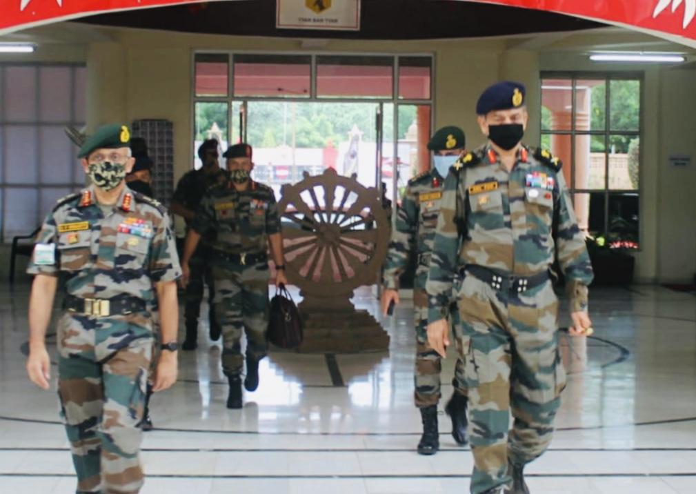 Southern Army Comamnder Lt Gen Mohanty reviews operational preparedness of Konark Corps