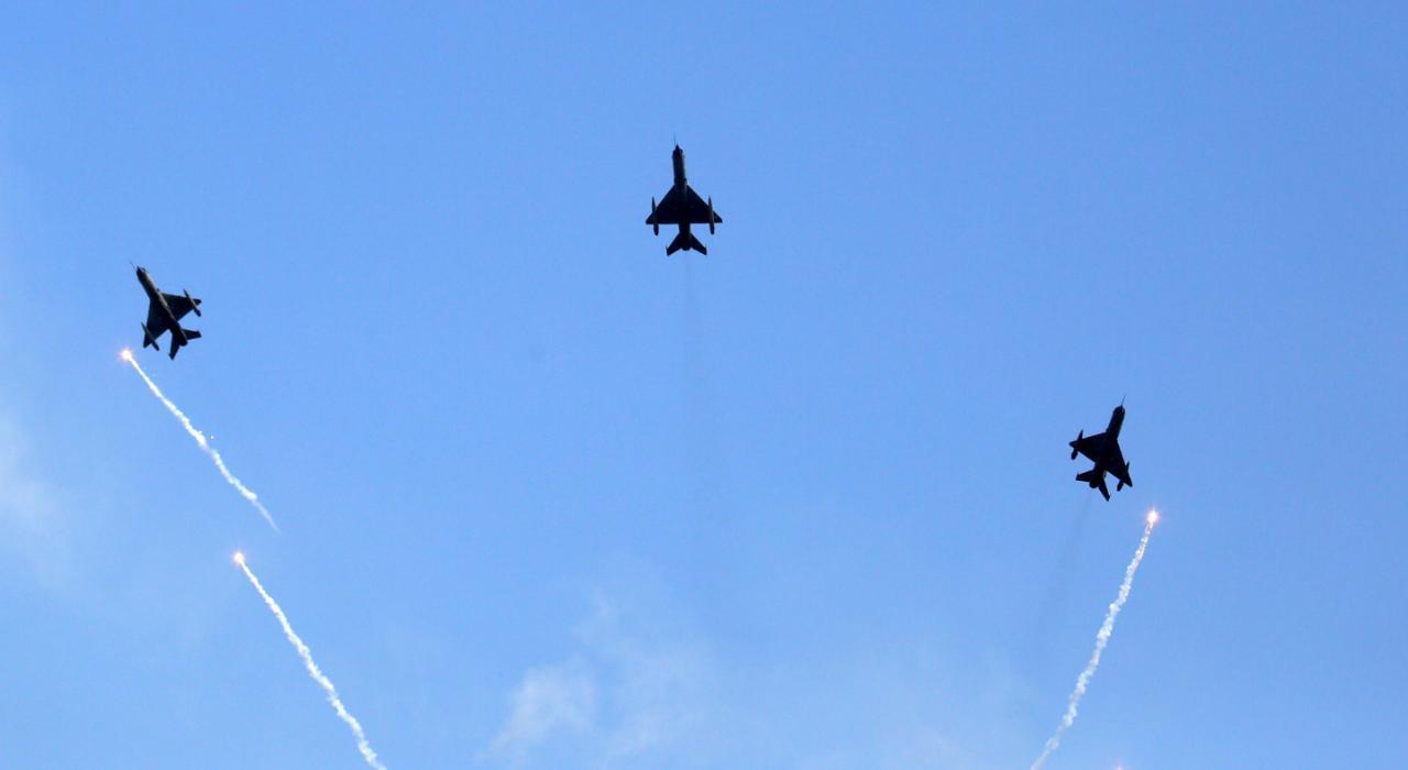 Wing Commander Varthaman flies MiG-21 Bison at IAF parade