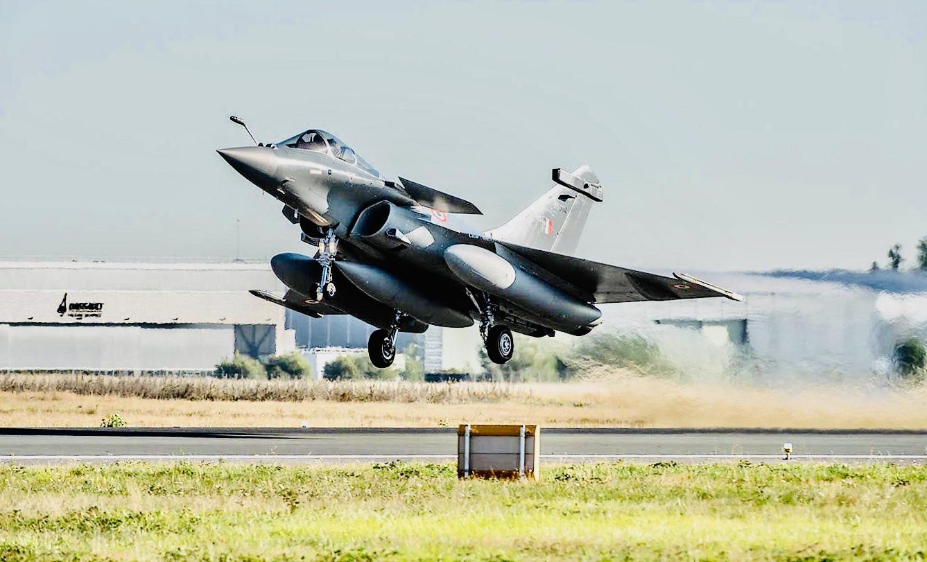 First batch of 5 Rafale jets arrive at Ambala airbase