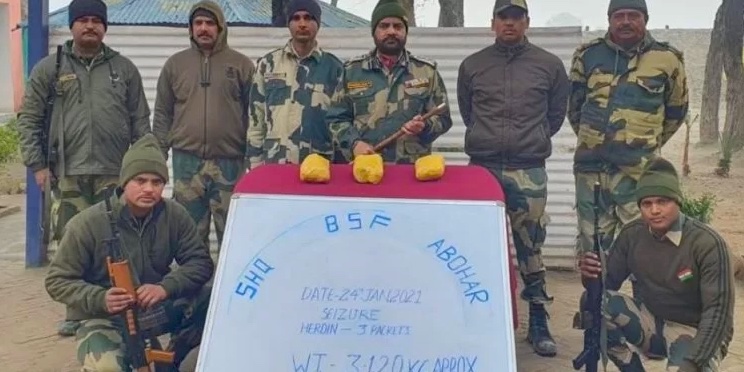 In Punjabs Fazilka, BSF and police seize large quantity of heroin, arrest two drug kingpins
