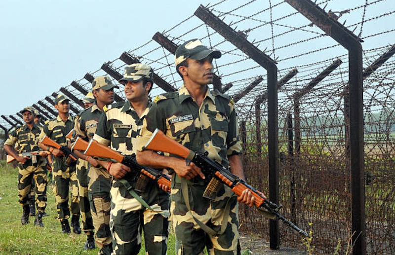 Bangladeshi smugglers attack and injure 3 BSF jawans near international border in West Bengal