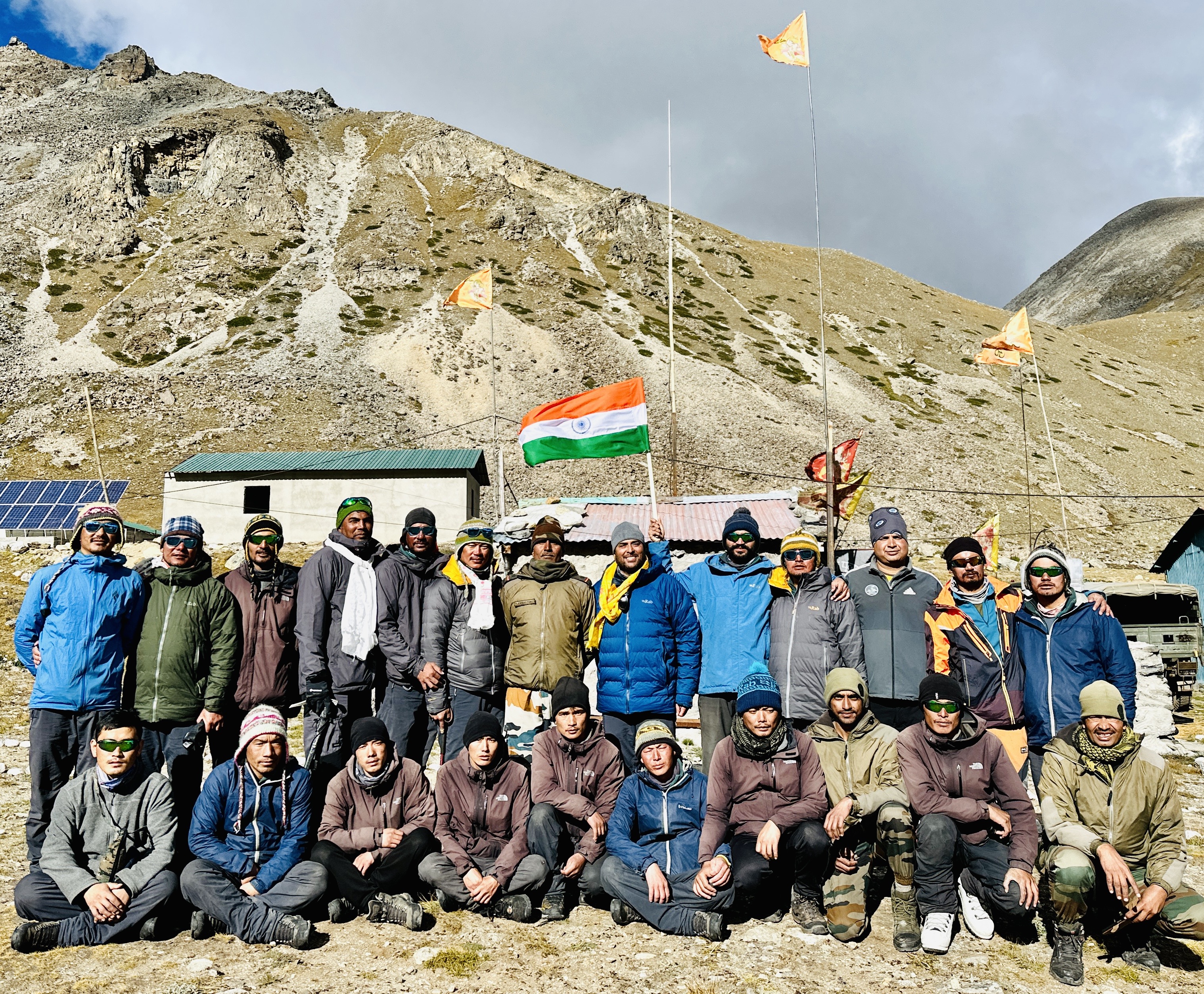 Col Ranvir Jamwal-led NIMANS team successfully completes ‘Har Shikhar Tiranga’ mission