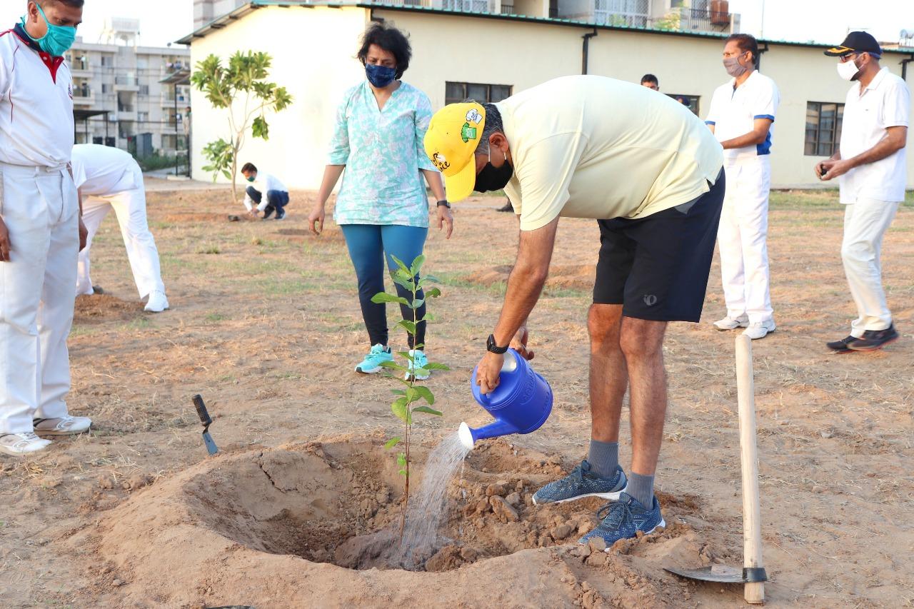 Indian Army, HDFC Bank undertake plantation drive at Jodhpur Military Station in Rajasthan 