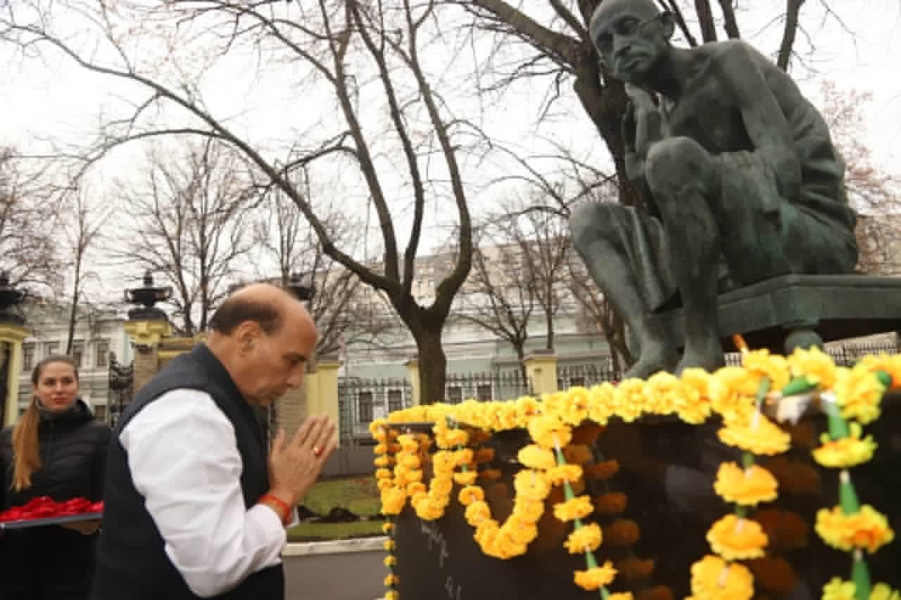 Rajnath pays tribute to Mahatma Gandhis statue in Moscow 