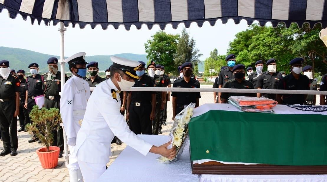 Tributes paid to Army Jawan Sapper Sapala Shanmukha Rao at Visakhapatnam
