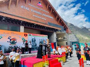 Rising Star GOC receives Swarnim Vijay Mashaal at Atal Tunnel 