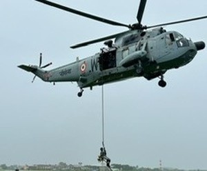 Exercise SALVEX: Indian, US navies conduct joint ordnance-disposal drill at Kochi