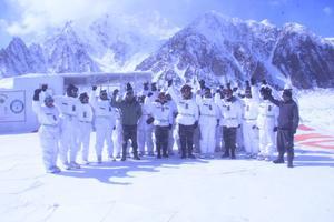 Northern Army Commander visits Siachen Glacier