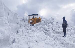 BRO constructs world’s highest motorable road at Mig-la pass in Ladakh