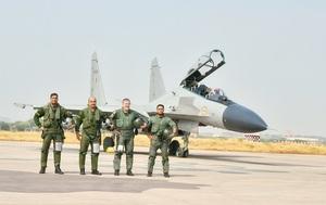 Jodhpur: Chiefs of IAF and French air force fly Rafale, Sukhoi-30MKI