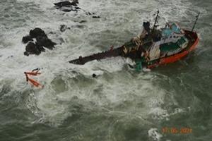 Indian Navy : Braving the storm to save lives