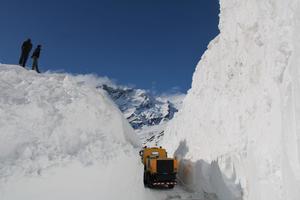 BRO opens Rohtang Pass 3 weeks in advance amid COVID-19 lockdown 