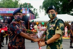 BSF DG Rakesh Asthana reviews Indo-Bangladesh border management
