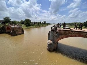 Indian Army begins construction of bridge on Bhopal Nagpur highway