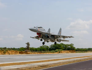  Rajnath, Gadkari jointly inaugurate Emergency Landing Facility for IAF in Rajasthan