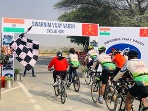 Swarnim Vijay Varsh Cyclothon flags in at Konark Corps 