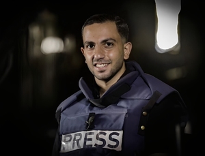 Israeli kills prominent Gaza journalist among six as Australia moves to recognize Palestinian statehood