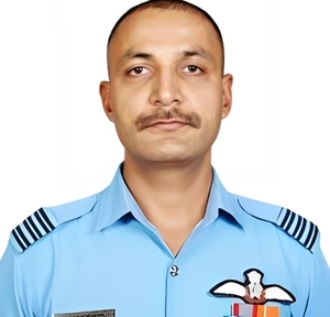 Wing Commander Namansh Syal, pilot who died in Dubai Tejas LCA crash, cremated with full military honours in Himachal Pradesh