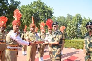 BSF DG Pankaj K Singh visits Gujarat frontier to review operational readiness