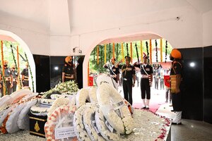 General Vishwa Nath Sharma cremated with full military honours in Delhi