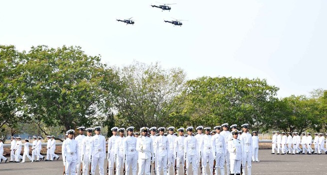 7 Naval helicopter pilots pass out of INS Rajali